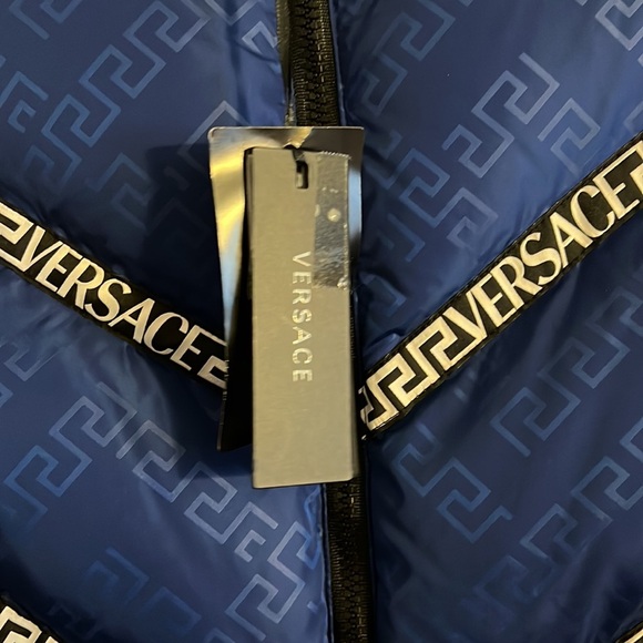 Versace Men’s La Greca medusa logo monogram convertible puffer vest coat NEW - Picture 10 of 12
